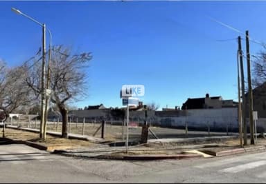 Terreno céntrico en esquina en Centenario