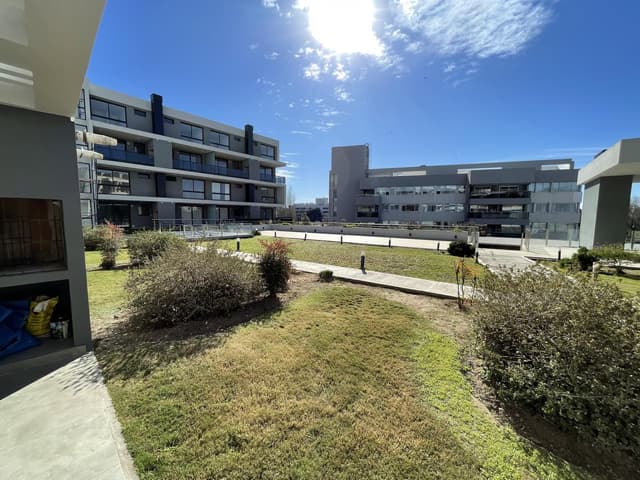Dúplex en venta en Manantiales - Torrentes de Manantiales, con cochera y pileta